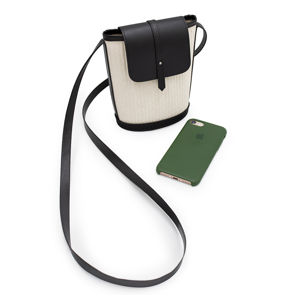 Raffia Crossbody Bag EM26802