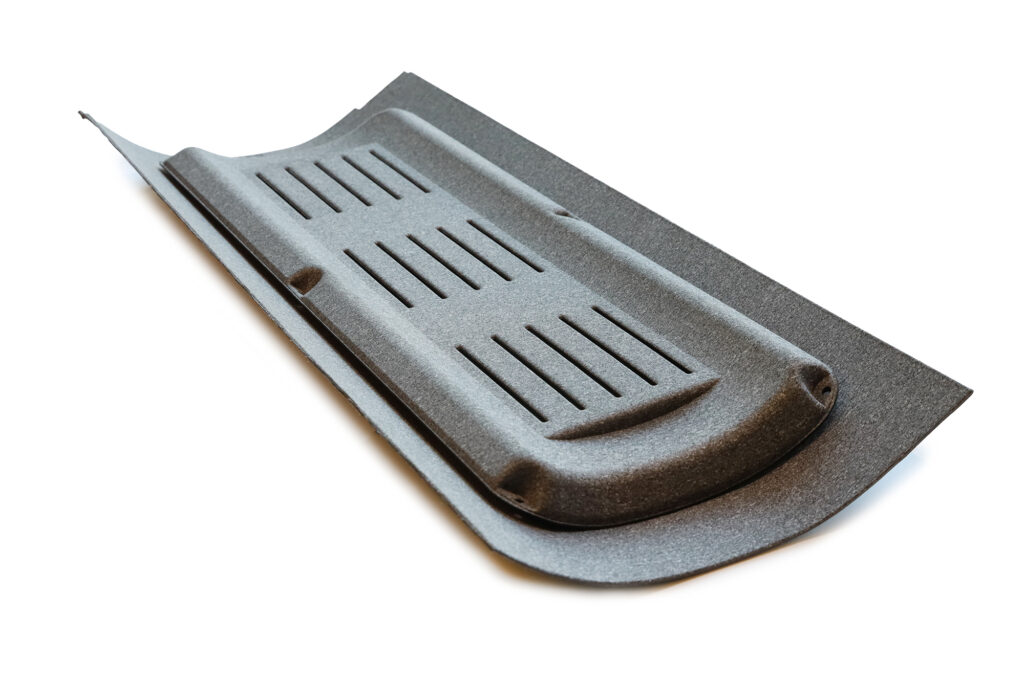 Cobertura para Módulo Eletrônico Veicular em EcoPET com Ventilação e Revestimento