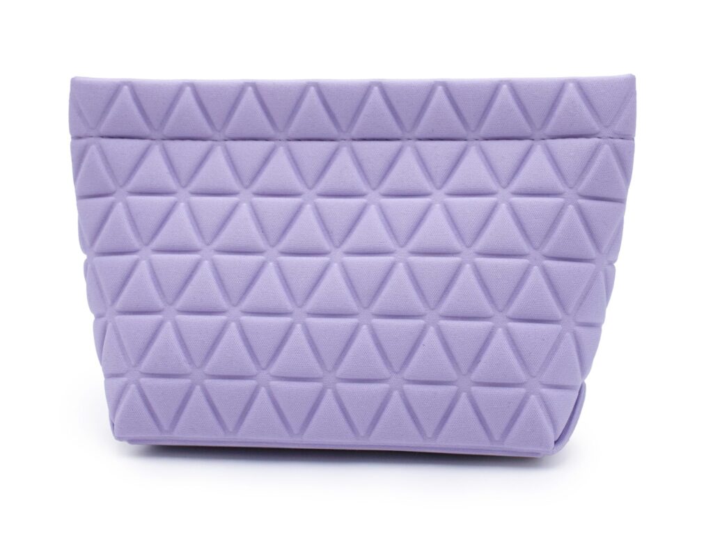 Necessaire com texturas Triangulares Moldadas