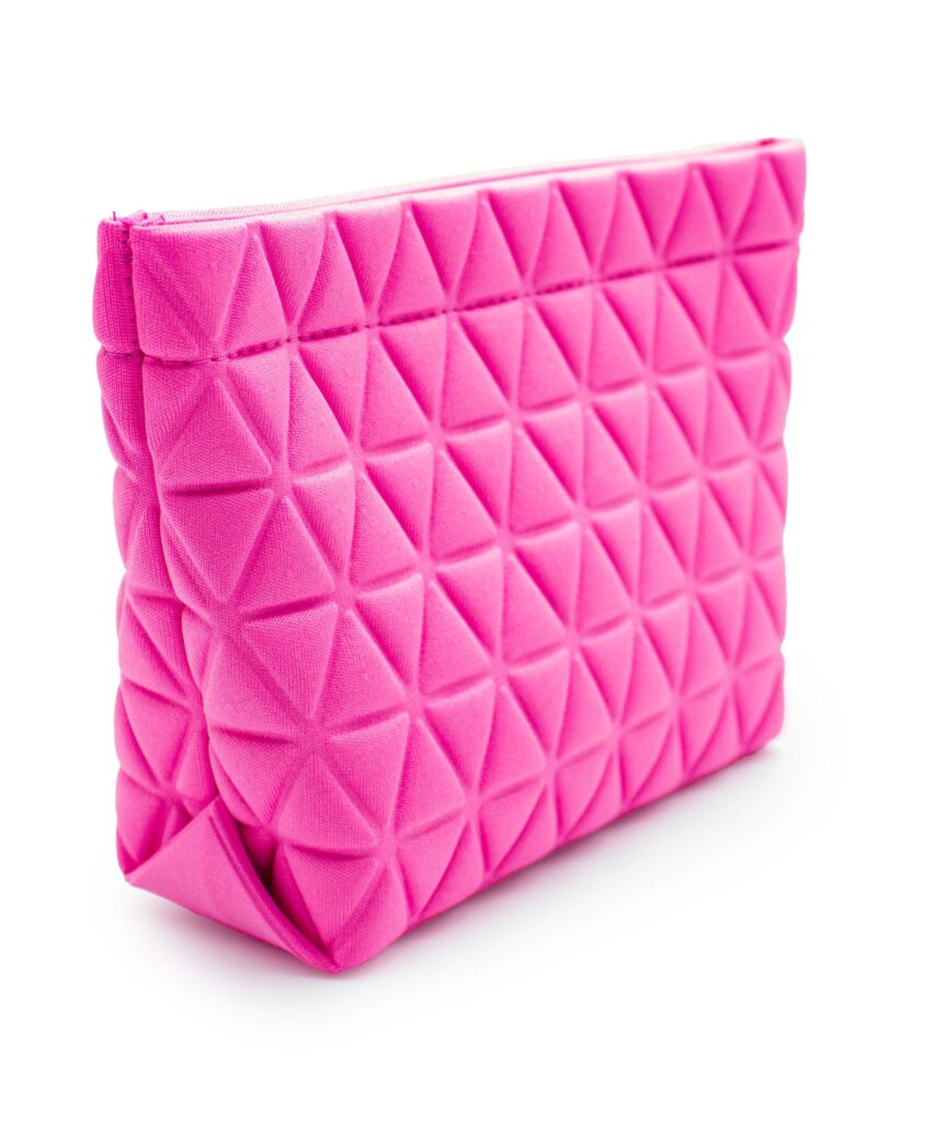 Necessaire com texturas Triangulares Moldadas