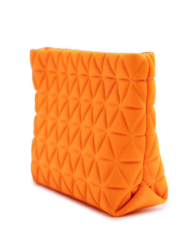 Necessaire com texturas Triangulares Moldadas