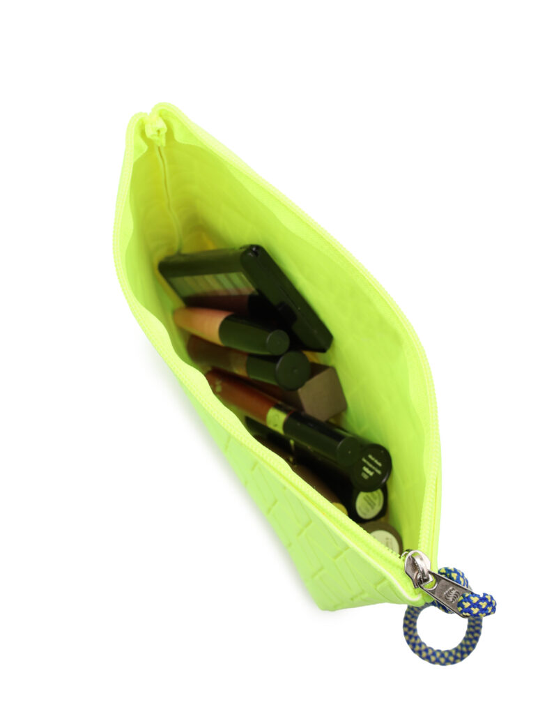 Necessaire com textura Cuboide Moldada