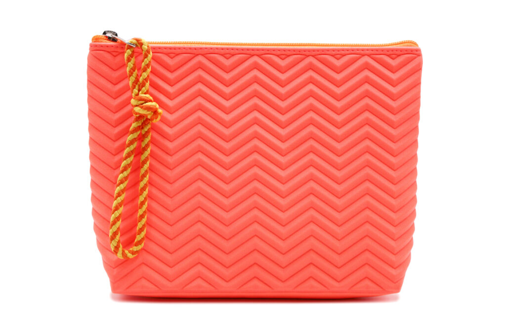 Necessaire com textura de Linhas Moldada