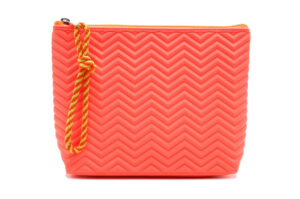 Necessaire com textura de Linhas Moldada